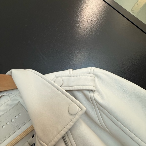 Blank NYC M (Anthropologie) vegan leather worn once! Biker Jacket-great hardware - Picture 6 of 15